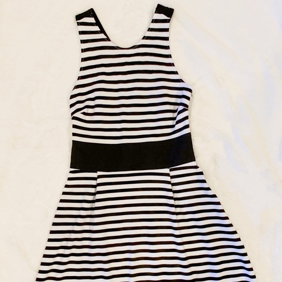 💕Host Pick💕Banana Republic Open Back Dress 8 - Picture 2 of 7